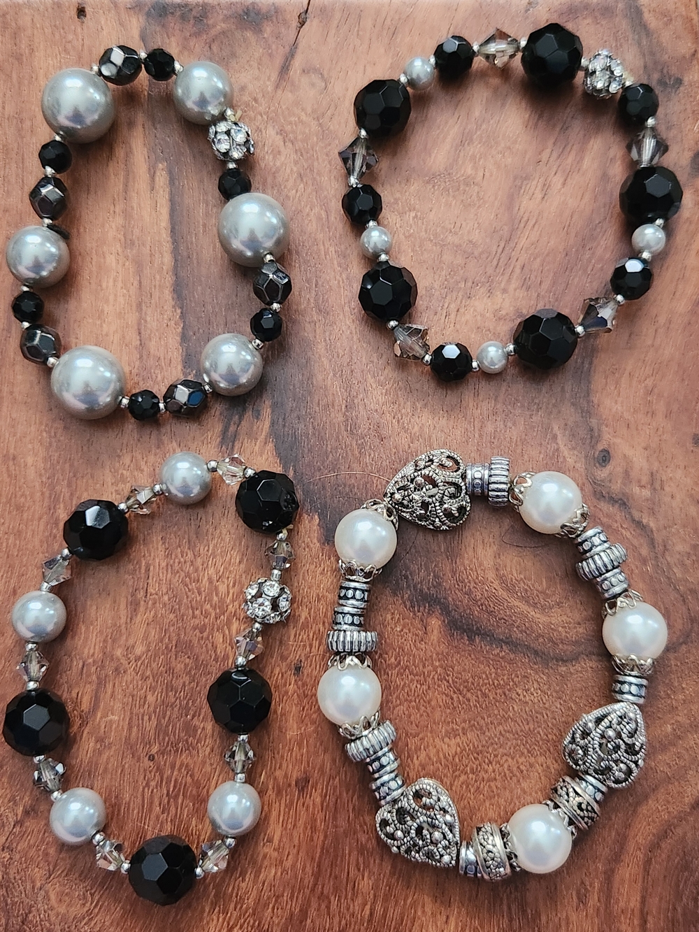 Lot of 4 Black White Silvertone Stretch Bracelet Costume Retro Fashion Work